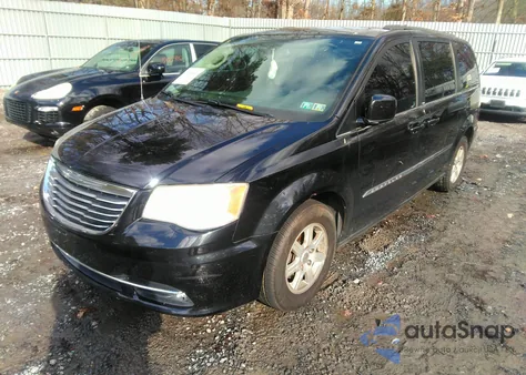 2013 Chrysler Town & Country Touring from USA, damaged, VIN 2C4RC1BG4DR637807